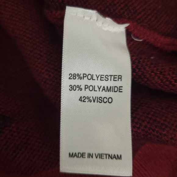 Sadie Lover Raspberry V Neck Sweater, size small - Picture 5 of 12